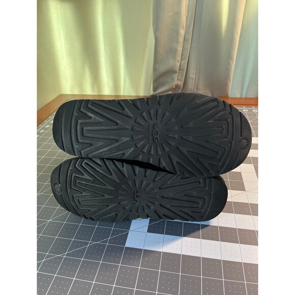 Ugg Sherpa lined boots - Picture 6 of 9